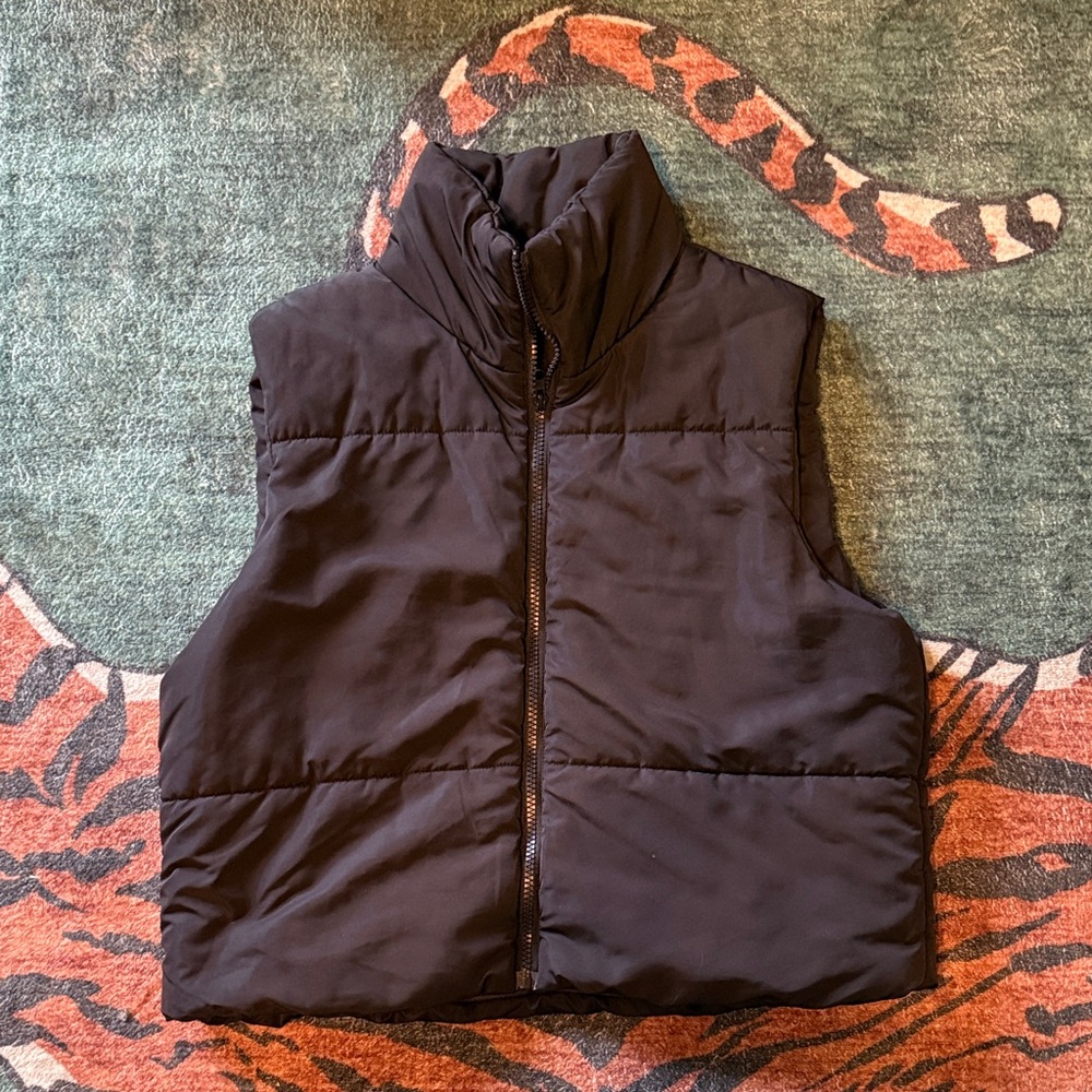 Source Unknown Black Puffer Vest